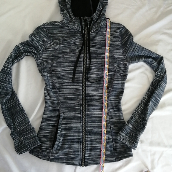 Lululemon Hooded Define Jacket Size 4 Heathered Black White Gray - Picture 15 of 16